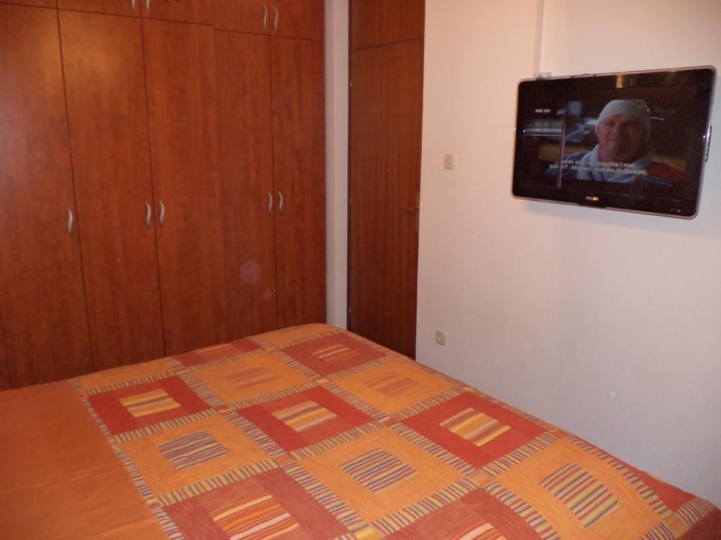 Cool Apartment Split Room photo