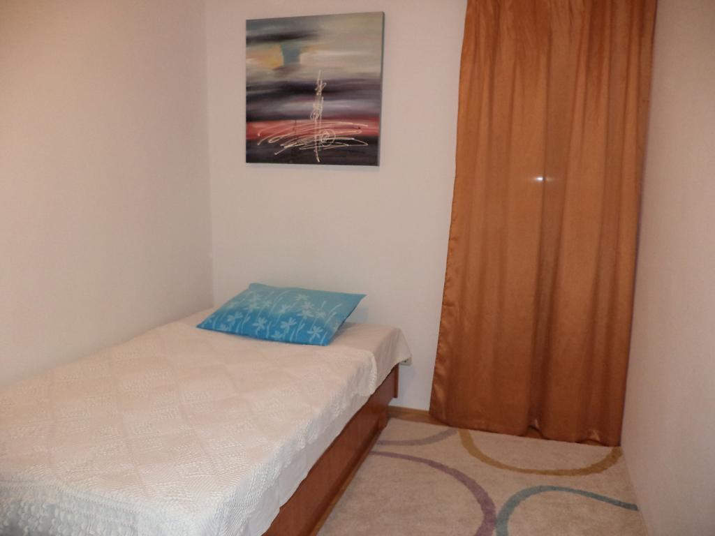 Cool Apartment Split Room photo