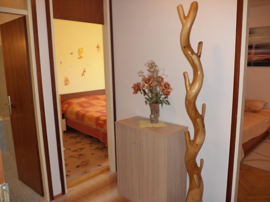 Cool Apartment Split Room photo
